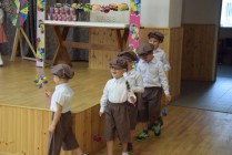 BESEDA S DŮCHODCI - VYSTOUPENÍ DĚTSKÉHO SBORU "CHMELÍČEK"