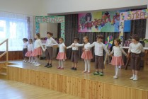 BESEDA S DŮCHODCI - VYSTOUPENÍ DĚTSKÉHO SBORU "CHMELÍČEK"
