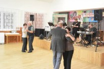 BESEDA S DŮCHODCI - VYSTOUPENÍ DĚTSKÉHO SBORU "CHMELÍČEK"