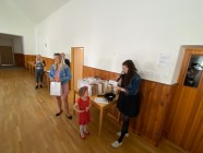 BESEDA S DŮCHODCI - VYSTOUPENÍ DĚTSKÉHO SBORU CHMELÍČEK